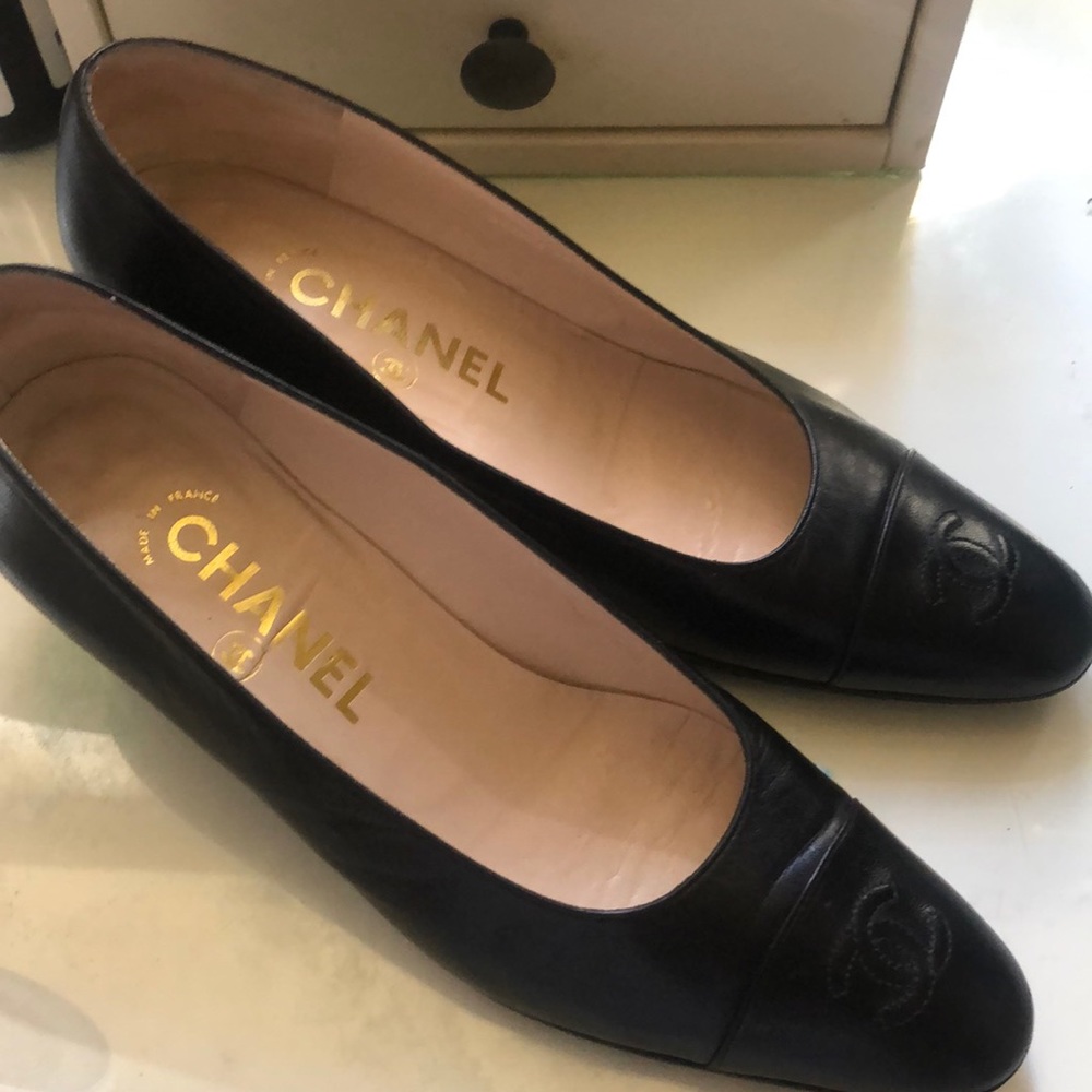 Vintage Chanel Heels - Picture 2 of 10